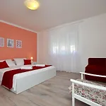 Apartment Ines